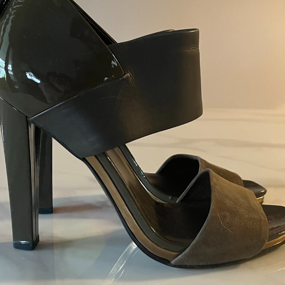 Gucci Black and Gray Patent Leather High Heel Sandals - Picture 7 of 8